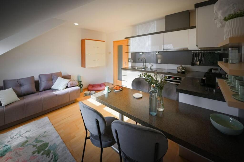 V Centru Deni Apartamento Olomouc Exterior foto