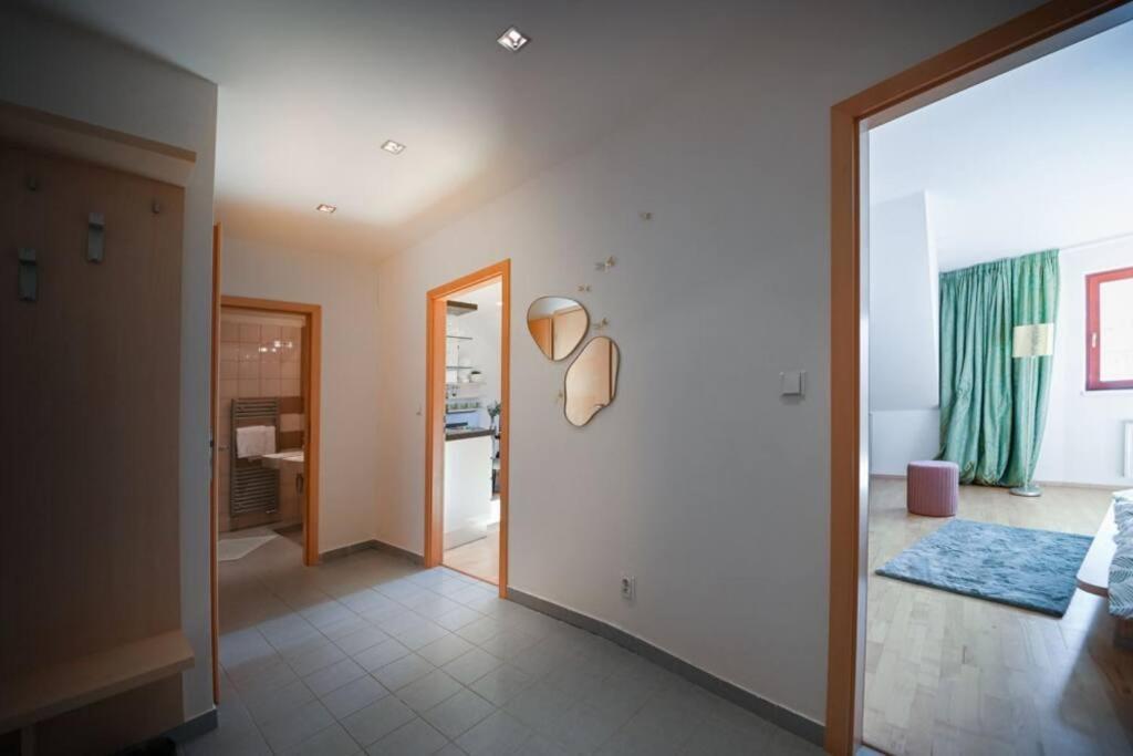 V Centru Deni Apartamento Olomouc Exterior foto